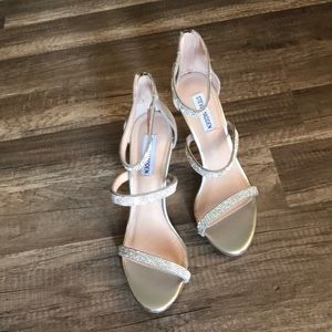 Glitzy silver detail Steve Madden Heels. Perfect.